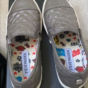 Steve Madden girl size 2 U.S